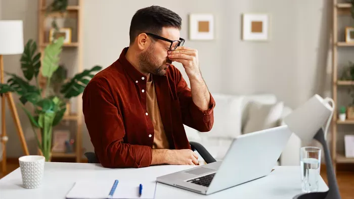 Ég, szúr, könnyezik a szemed? Nem csak a fáradtságtól lehet