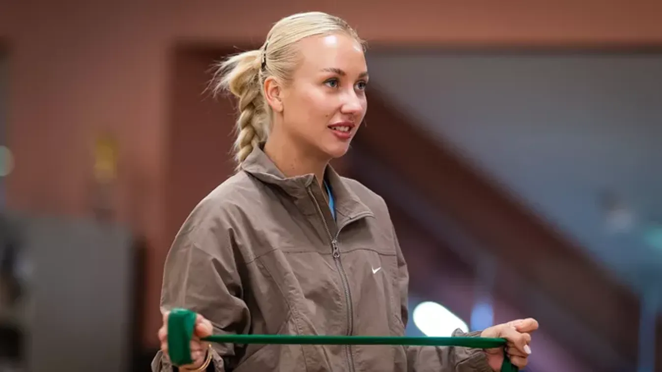 Kiheverte a válást, bikinis fotókkal üzent a szexi teniszezőnő