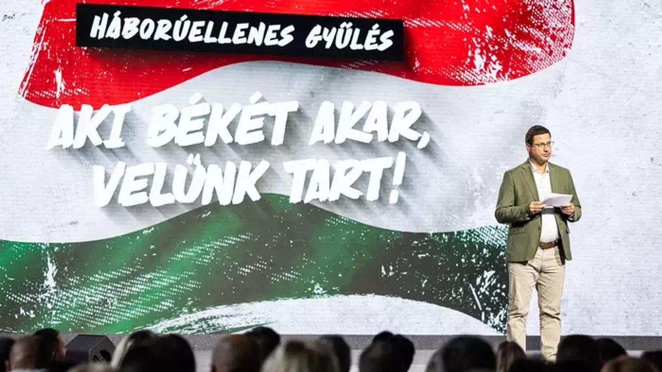 „A Tisza Ukrajnából ered, és Brüsszelbe folyik” – Gulyás Gergely is beszédet mondott a második Háborúellenes gyűlésen