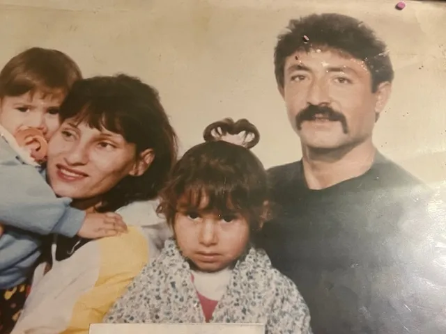 A régi családi képen látszik, apa és anya nem vak