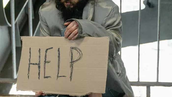 Ignác bácsi újra az utcán – valaki kényszeríti a koldulásra?