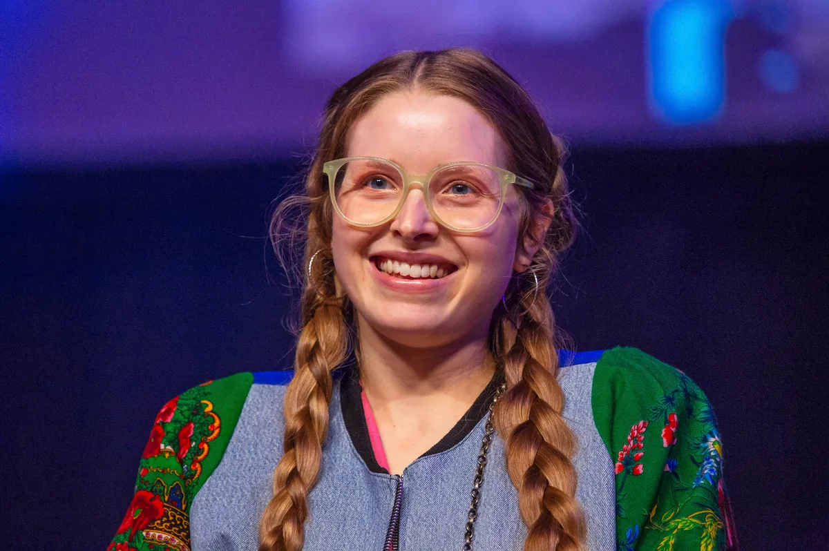 Jessie Cave lecserélte a talárt: az OnlyFansen elégíti ki ügyfelei érdekes fétiseit 