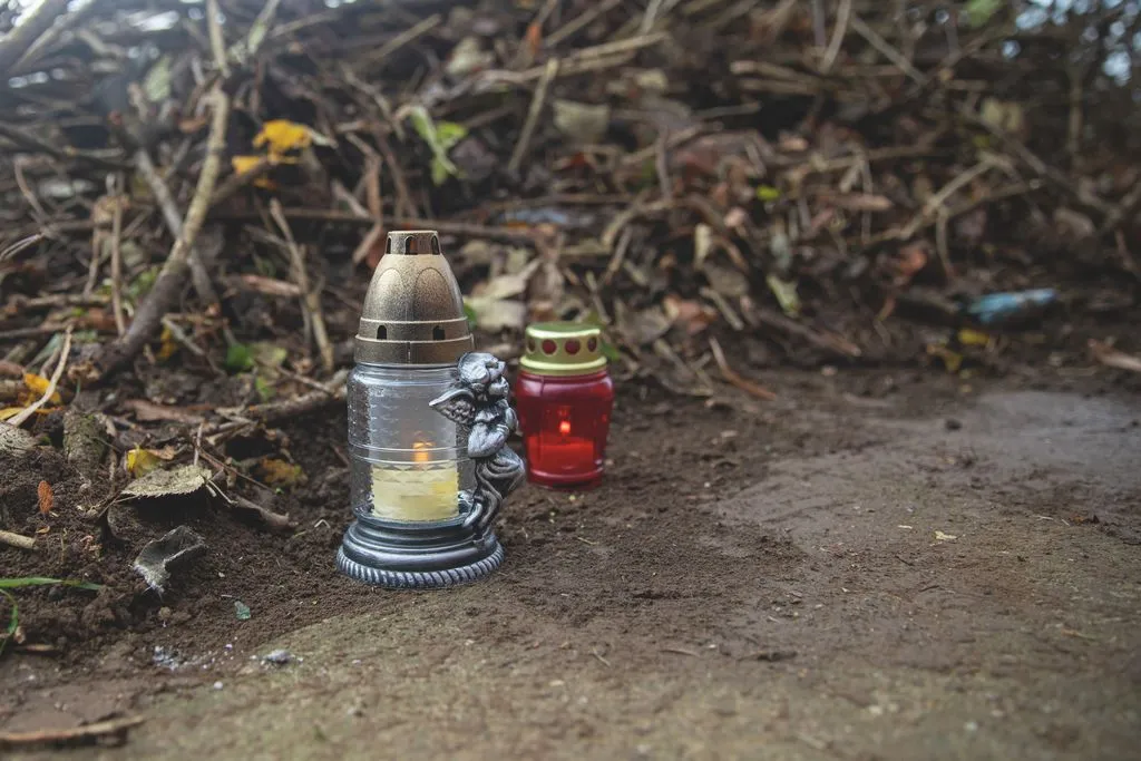 A halálos baleset Esztár lakóházai között történt, Béci és Szabolcs életét már nem lehetett megmenteni 