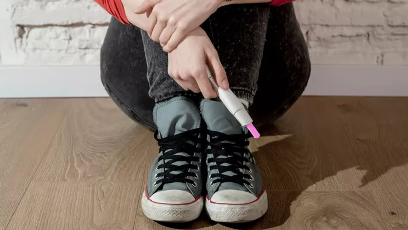 Öt tiniből három megszüli nem várt babáját – és a számok emelkednek