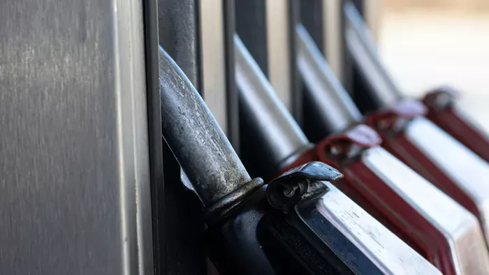 Rossz hírt kaptak az autósok, ismét drágul az üzemanyag ára