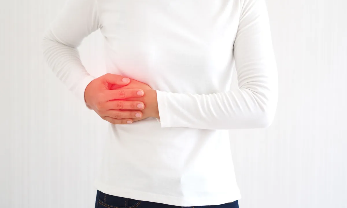 Amőbiázis okozta jobb bordaív alatti fájdalom