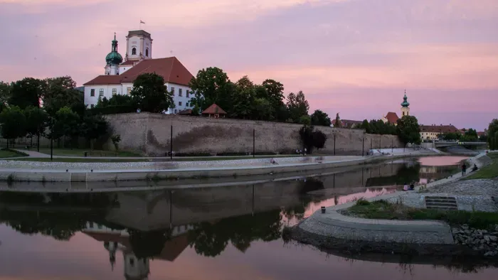 Titkos helyek és történelmi csodák a barokk Győr szívében