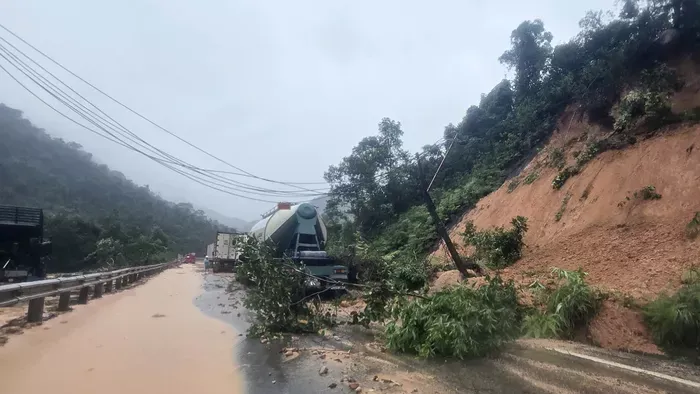 6 ember életét követelte a földcsuszamlás