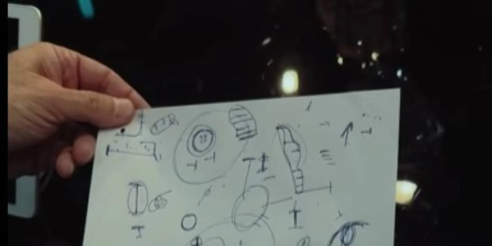 Alusisakokat elő! Íme az összes titkos részlet Orbán Viktor jegyzetéről