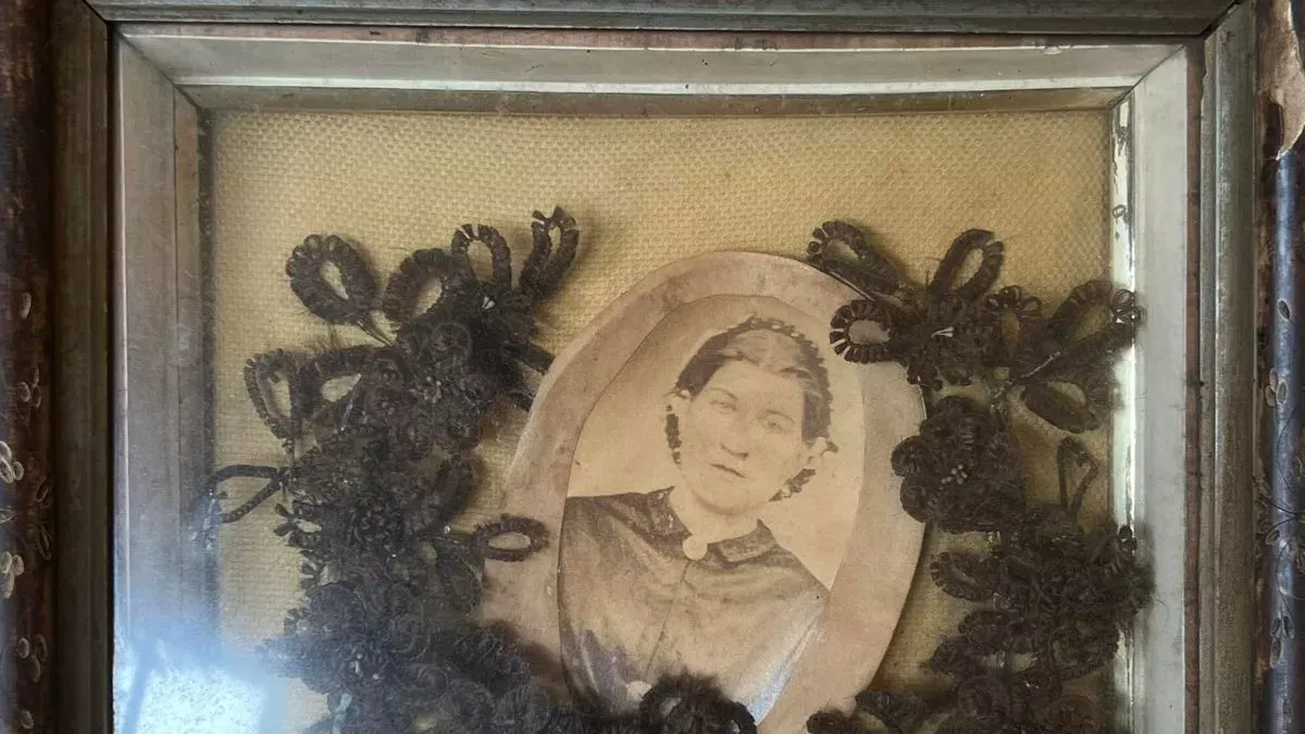 „Halott emberek haját gyűjtöm – egyesek szerint undorító, de én lenyűgözőnek találom”