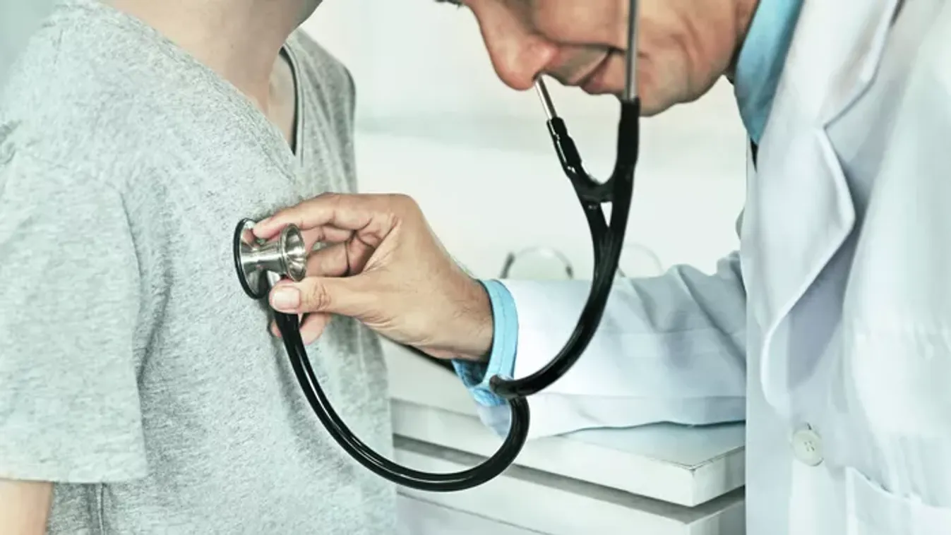 11 éves fiú halt meg órákkal azután, hogy az orvos hazaküldte: „csak egy vírus”