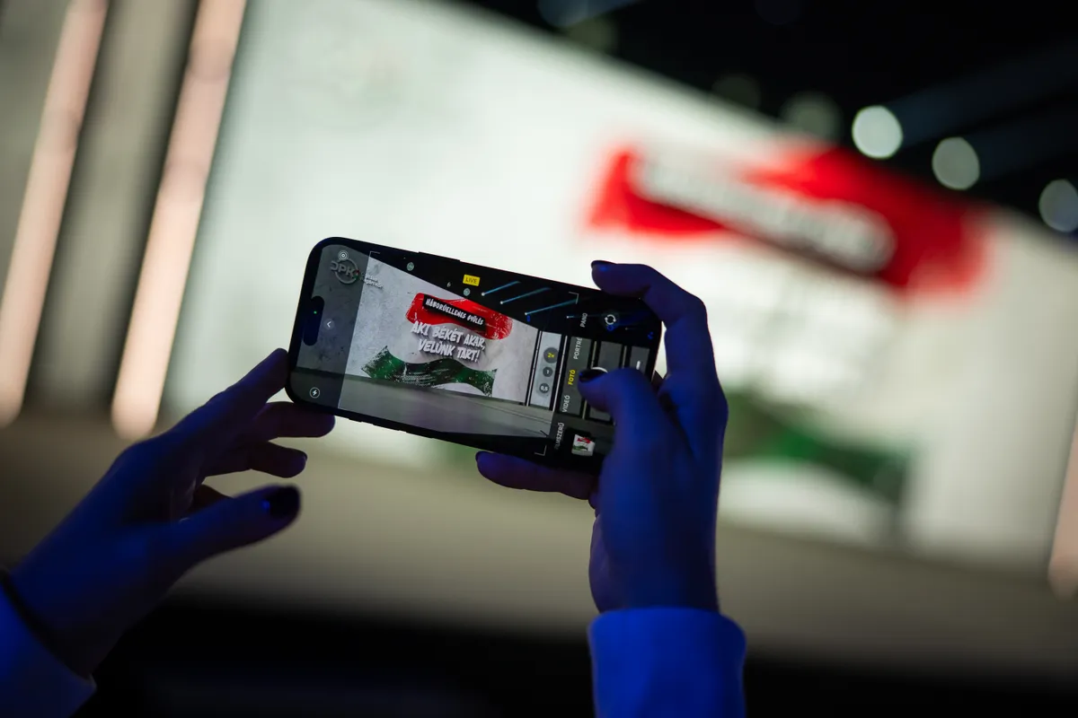 Háborúellenes gyűlés