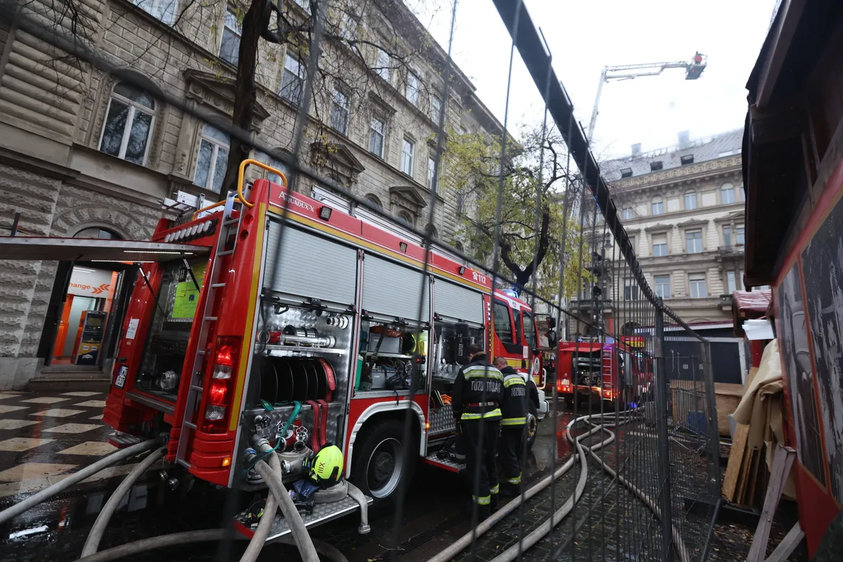 A tűz a Bazilikánál tombolt, 40 tűzoltó dolgozott az oltáson