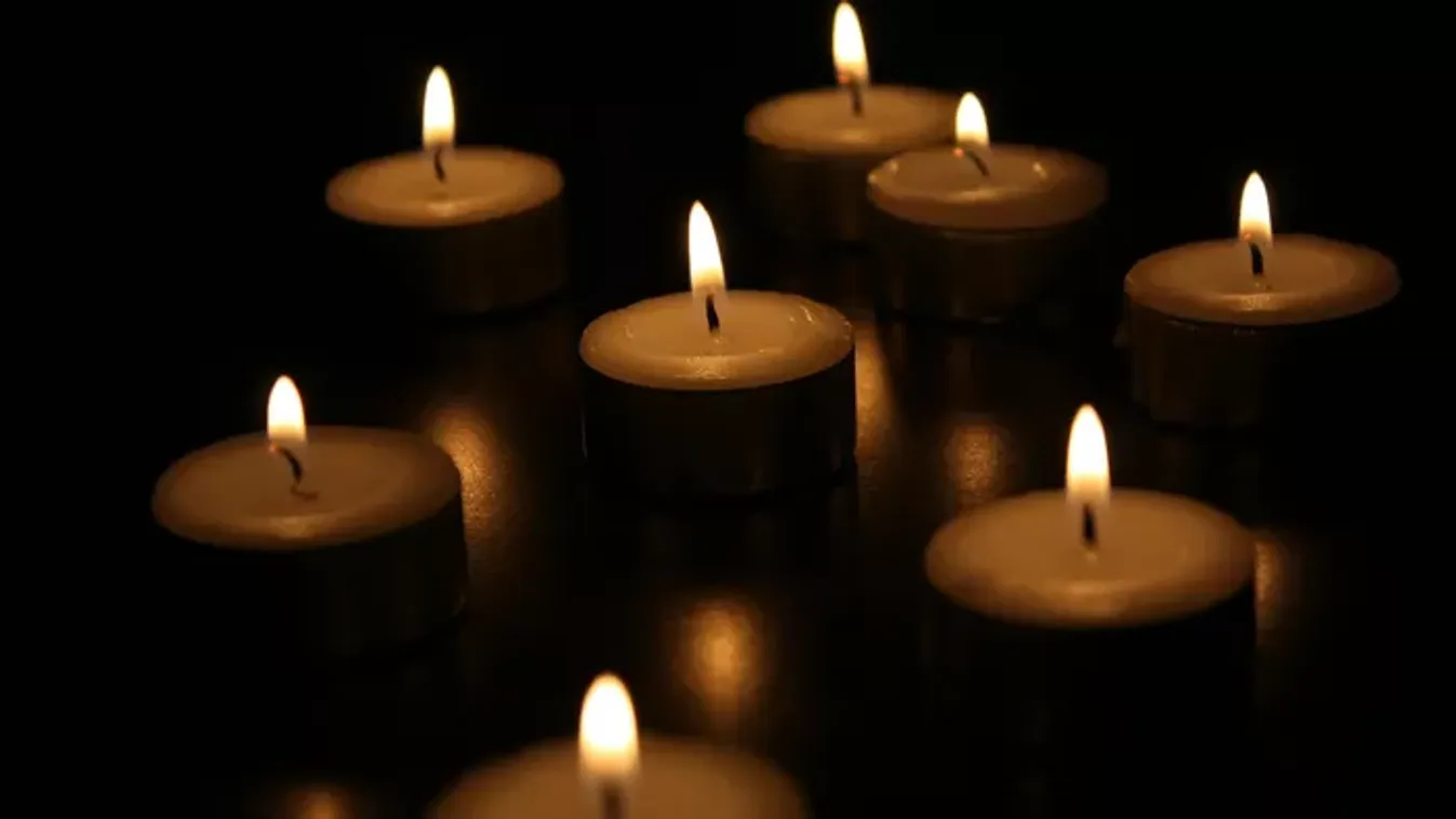 „A szavak csenddé válnak" -  gyászolnak a népszerű rádiónál, tragédiáról jött hír