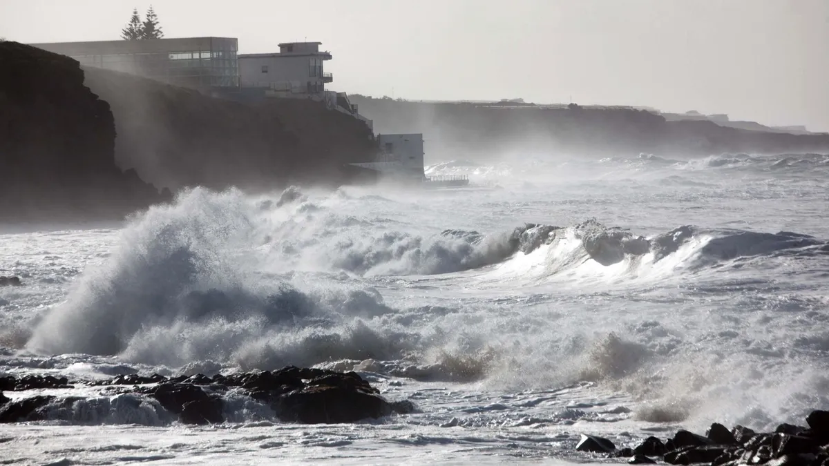 „Félelmetesek voltak a 4-5 méteres hullámok" - Máté egy hajón élte át a pusztító tenerifei vihart