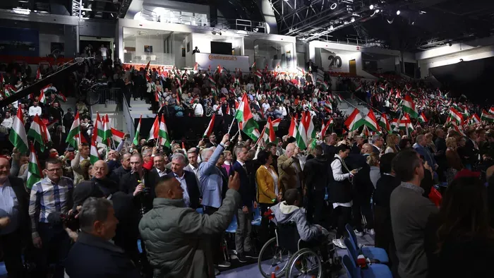 Nem akárki várta a folyosón Orbán Viktort Nyíregyházán