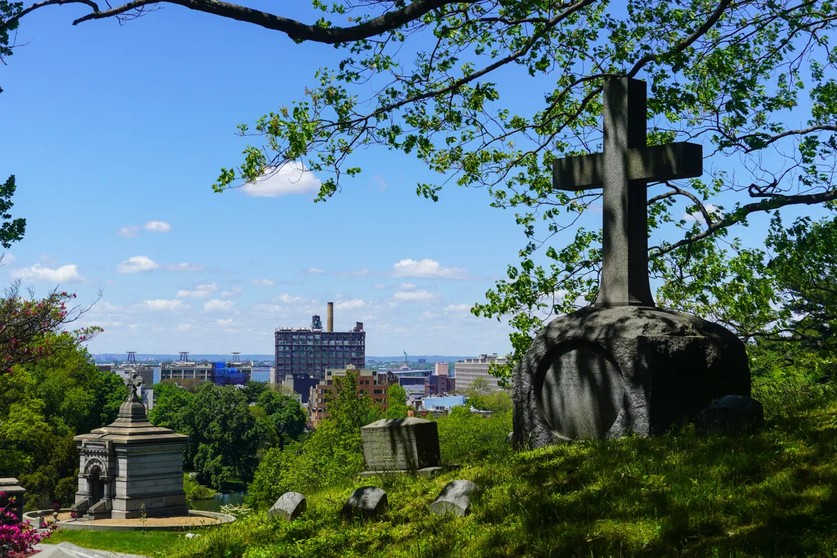 New York szellemei lakoznak például a Green-Wood temető kriptái mögött is.