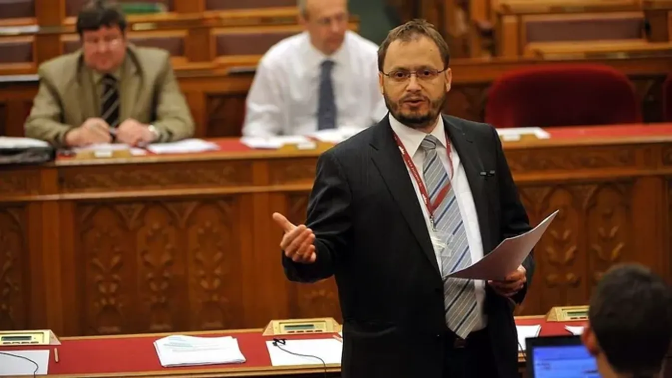 A tiszás Kármán András elismerte, hogy szűkíteni akarják az adójóváírást, jönne a Bokros-csomag 2.0