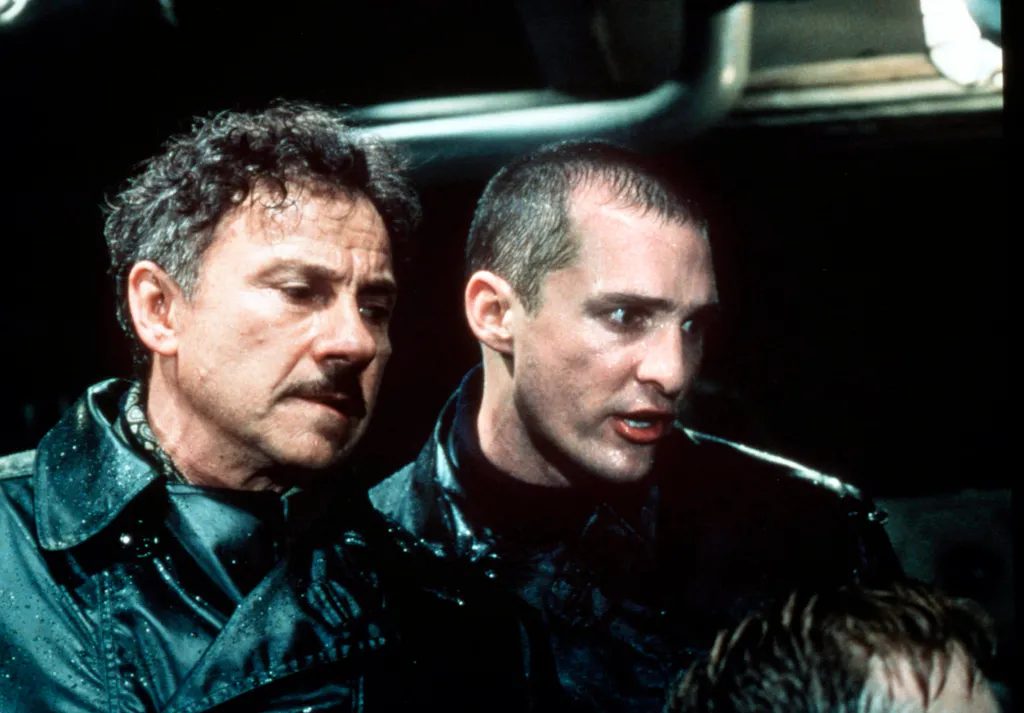 20000421;ONT;Movies;E3 -- GOOD CAST: - Harvey Keitel plays the old sea dog to rookie salt Matthew McConaughey. Caption: 20000421;ONT;Movies;E3 -- FAMILIAR YARN: - Fans of Das Boot - will feel right at home below the sea with Matthew McConaughey, top, at t