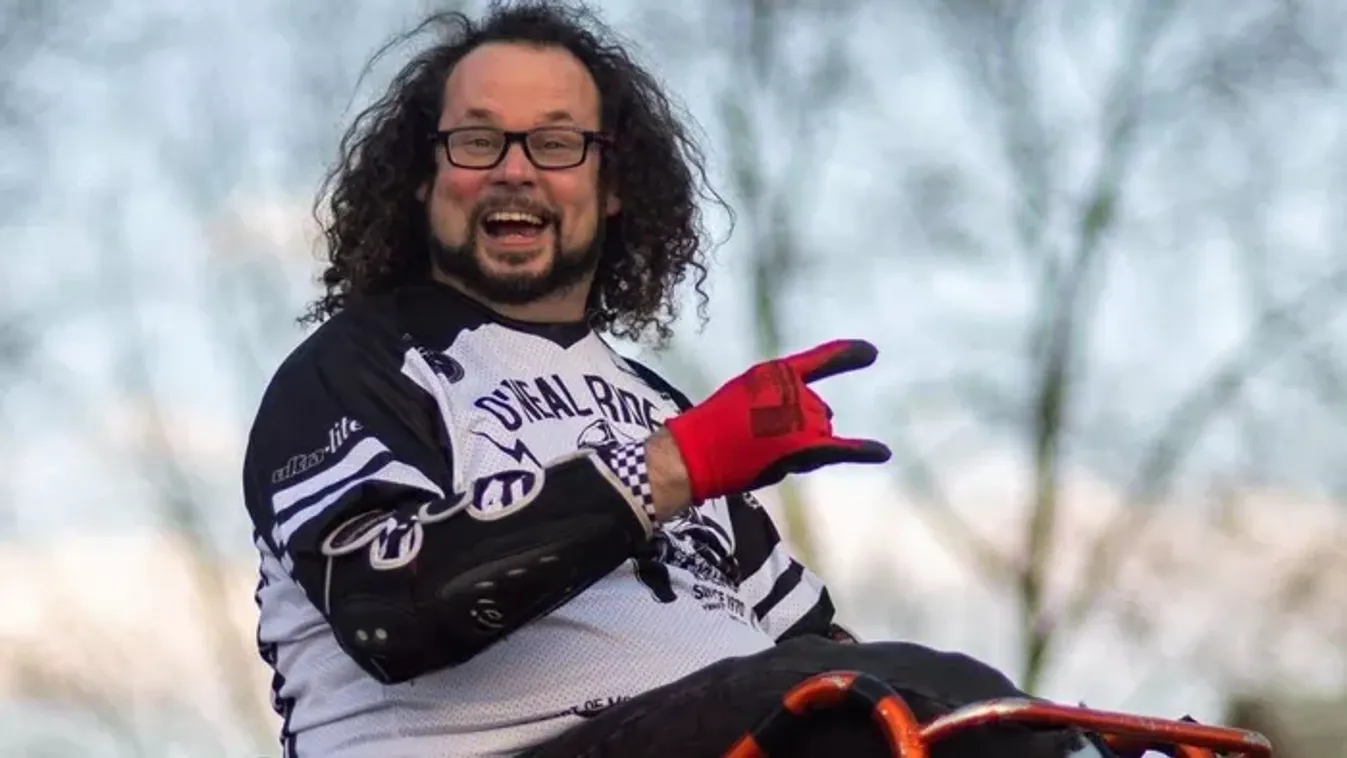 Mindkét lábát elveszítette, mégsem adta fel soha Csikó: "Egyszerre kezdtem el sírni és nevetni"