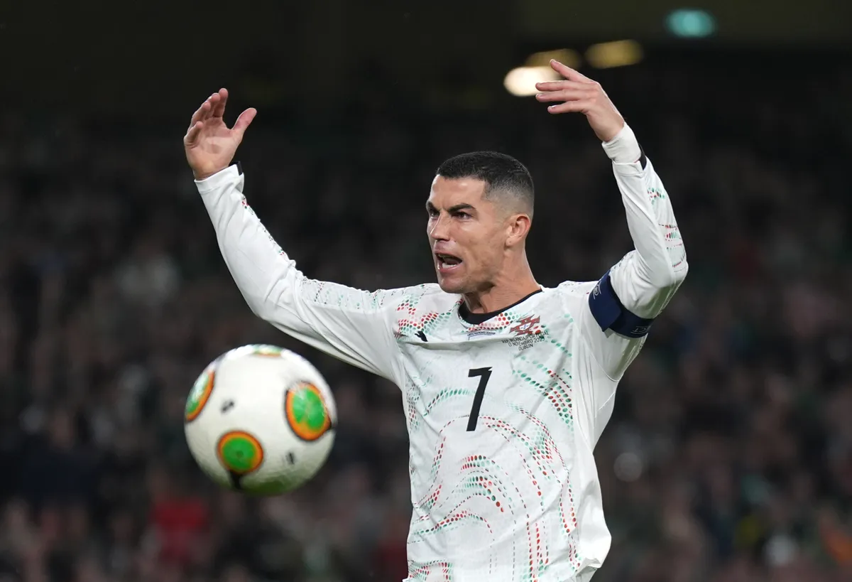 Cristiano Ronaldo kiállítása után hevesen reklamált