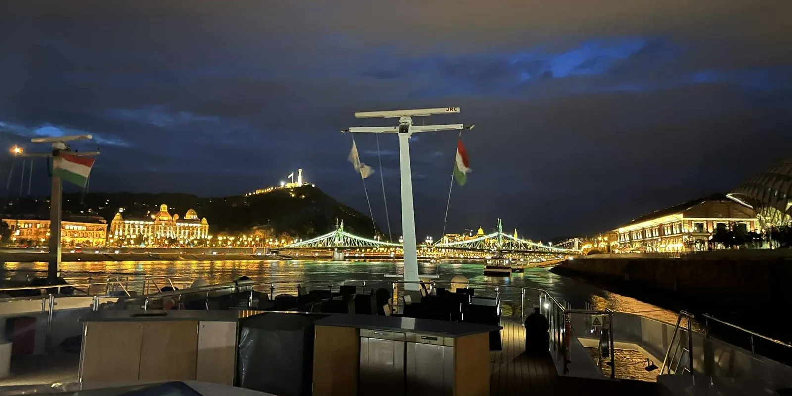 Vallomás: Ilyen az élet valójában a fedélzeten