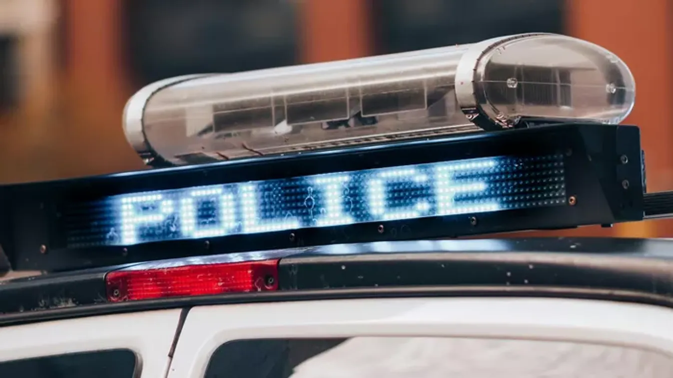 Öngyilkos merénylő robbantott a bíróság előtt - 12 ember meghalt és 27-en megsérültek