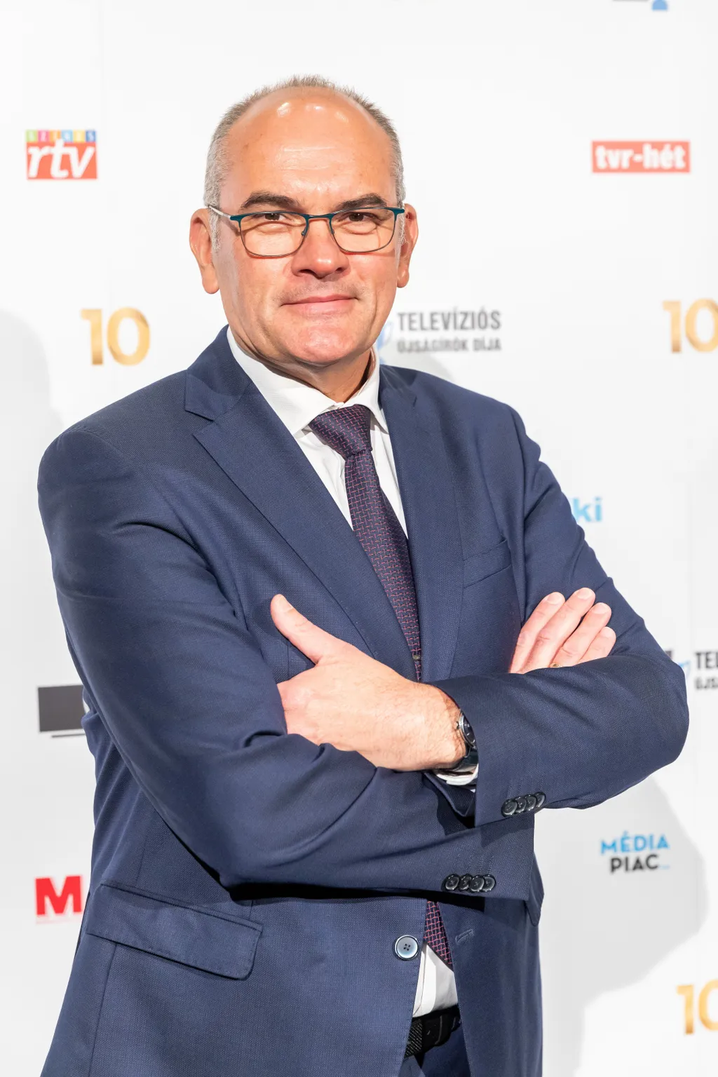 Gundel Takács Gábor Táncsics Mihály-díjas újságíró, műsorvezető, sportriporter, kommentátor. 1996–2000 között az Eurosport magyar adásának volt a munkatársa, majd 1999-től a Danubius Rádió műsorvezetője volt. Sportkommentátori munkái mellett több sikeres 