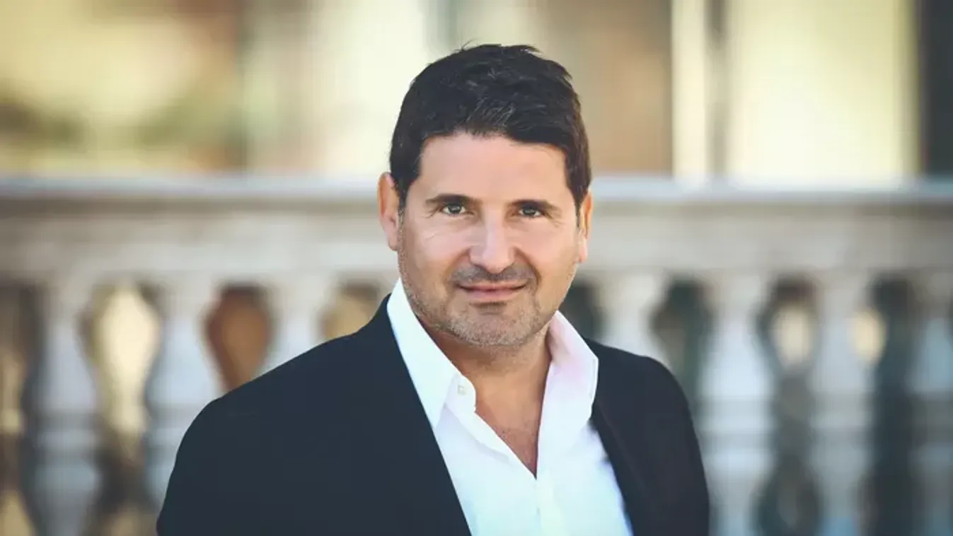 Itt vannak Hajdú Péter esküvőjének a részletei – Videó