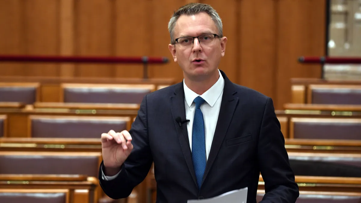 Rétvári Bence: Csak akkor tudja Magyarország elkerülni a háborút, ha az emberek kiállnak a kormány mellett