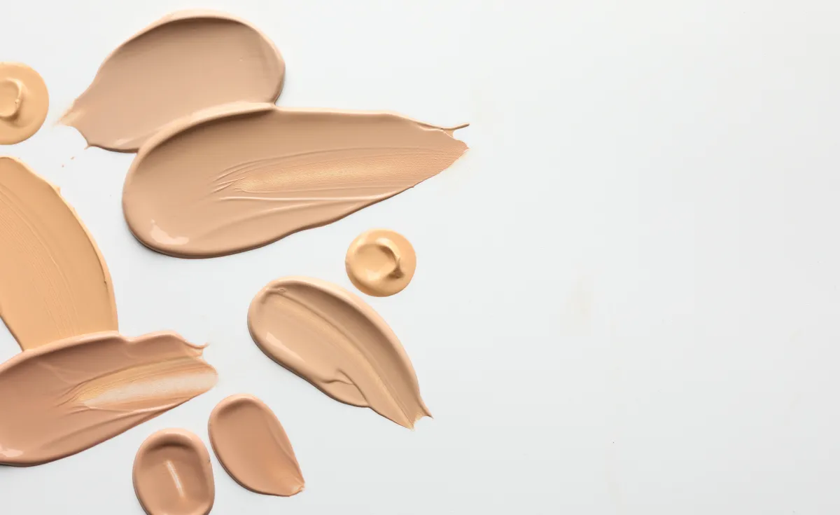 BB krém és CC krém foltok.