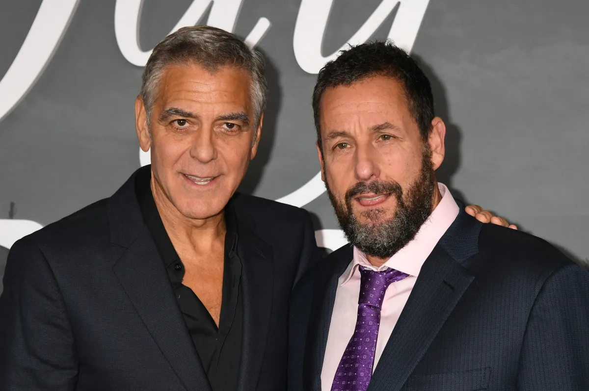 George Clooney és Adam Sandler új közös filmjük, a Jay Kelly premiervetítésén Los Angelesben.