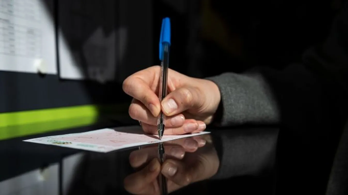 Kihúzták az Ötöslottó nyerőszámait: 1,46 milliárd forint volt a tét