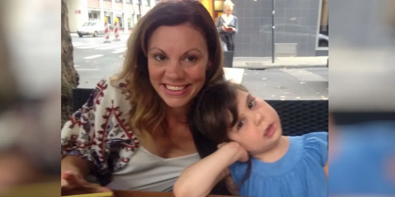 Gyógyíthatatlan daganat támadta meg a kis Evát