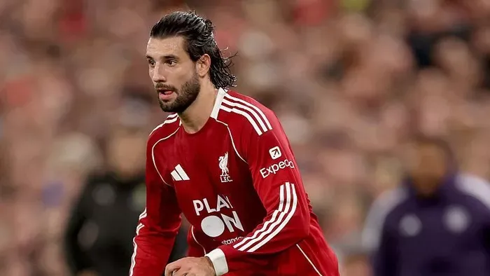 Arne Slot az állásával játszik, nem kell neki Szoboszlai