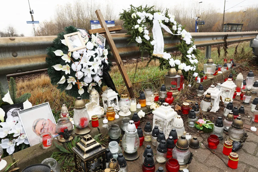 Vonat elé hajtó srác temetése 2025_11_17
Temetés Szentmártonkátán