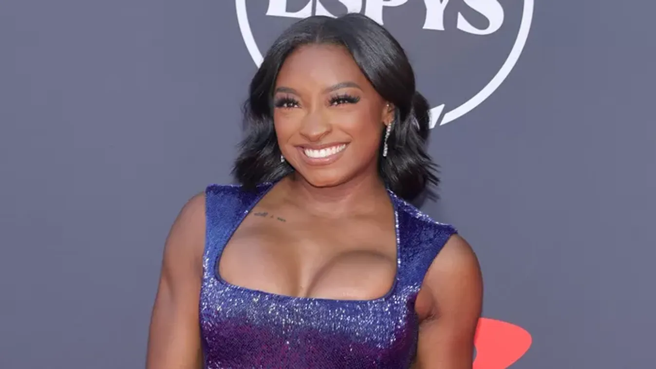 Nem takargatja tovább, megmutatta hatalmas melleit az olimpiai bajnok