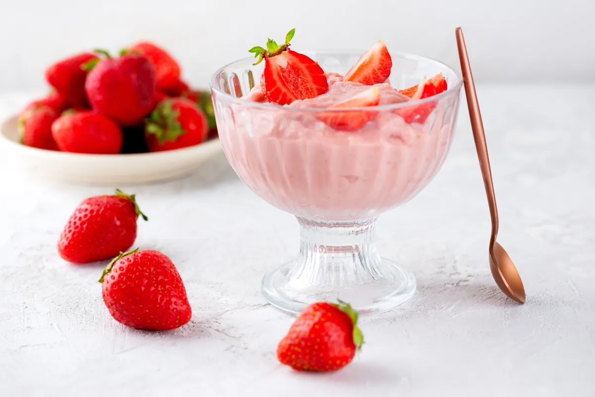 Fiatalító étrend epres joghurt mézzel.