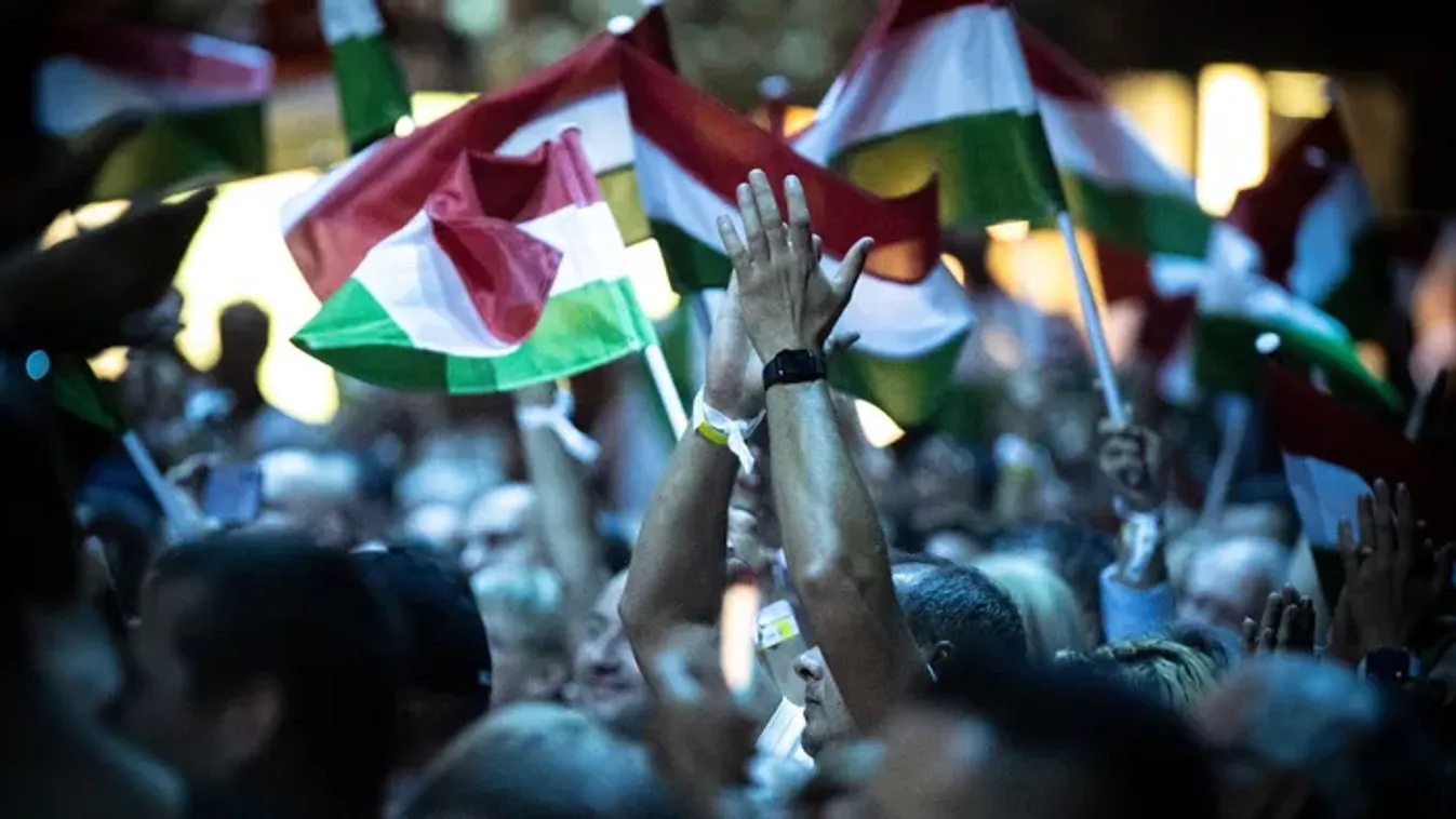 Teltház a Háborúellenes gyűlés országjáró körútján: Győrben már túljelentkezés van