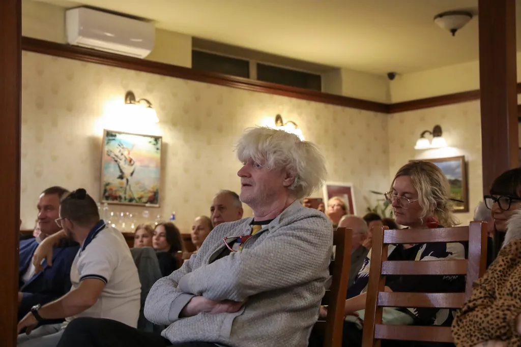 Müller Péter zártkörű könyvbemutató
November 6
2025.11.06. 18 óra, Torockó Vendéglő, Bp. Martinovics tér 2.