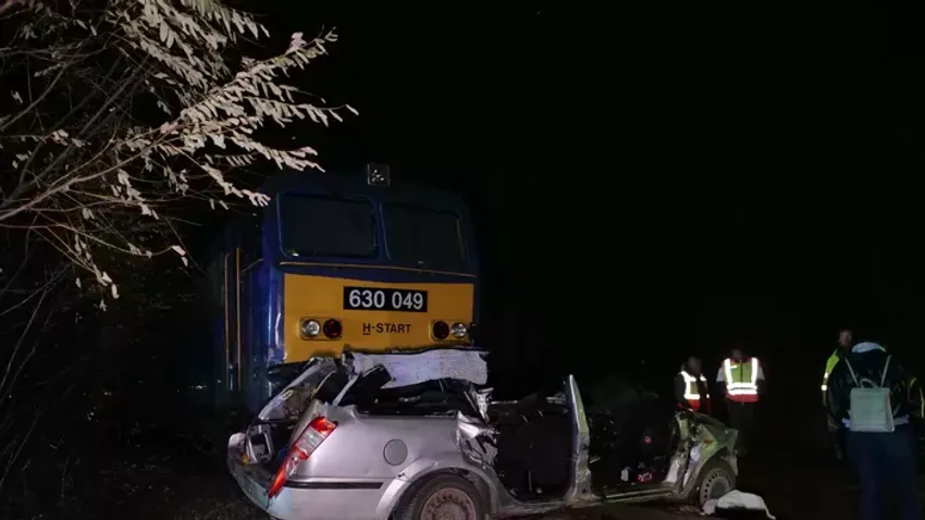 Megrázó képek a szentmártonkátai vonatbalesetről