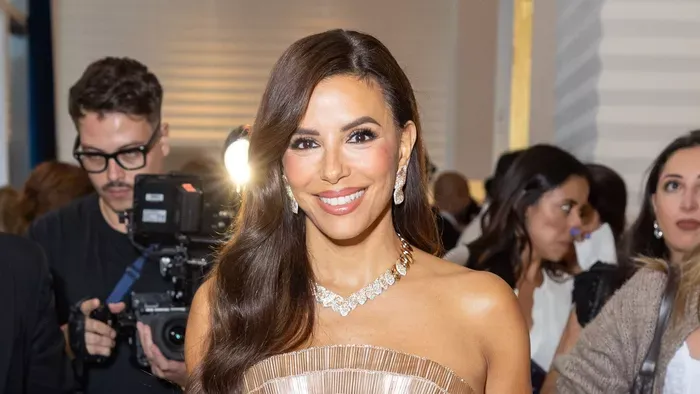 Áttetsző szoknyában villantott Eva Longoria