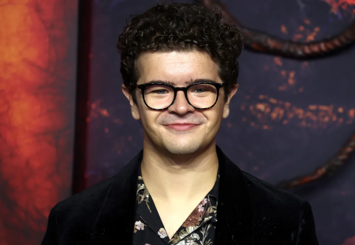 Gaten Matarazzo a Stranger Things ötödik évadának londoni premierjén.