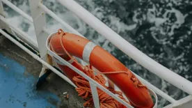 Gépfegyverekkel és gránátokkal támadtak egy tankerhajóra a kalózok