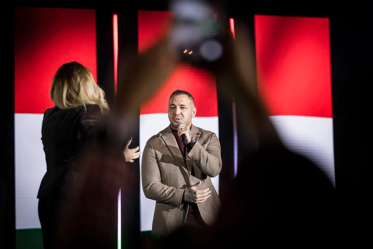 curtis és radics gigi ismét óriásit énekeltek.