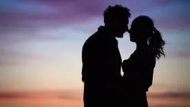 Decemberi horoszkóp: öt csillagjegy lesz szerencsés a szerelemben