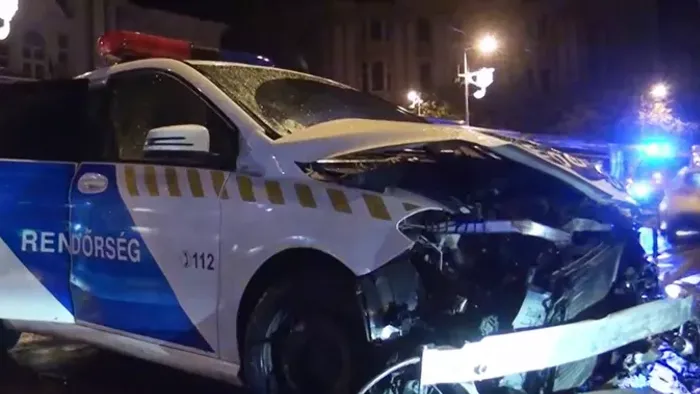 Baleset a Szent István körúton: rendőrök kerültek kórházba