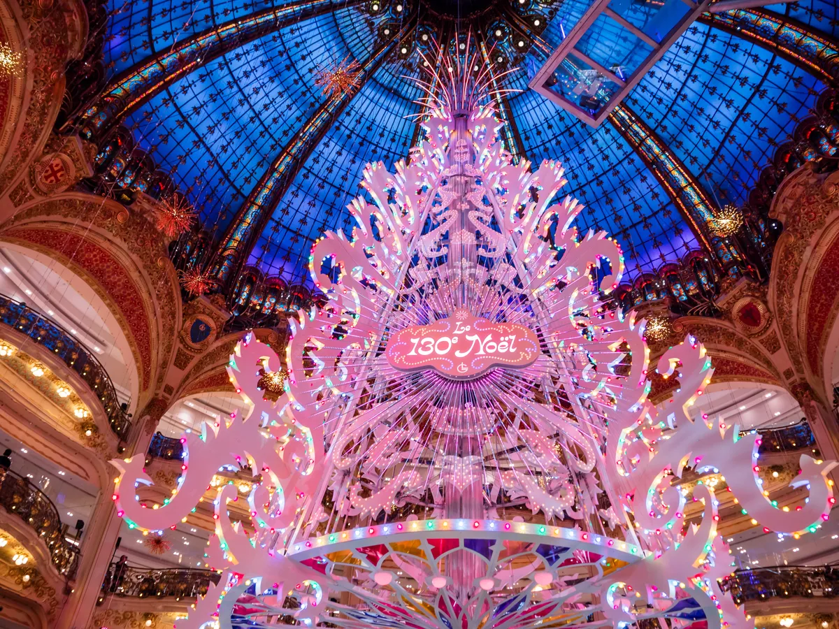 A párizsi karácsonyfa minden évben más