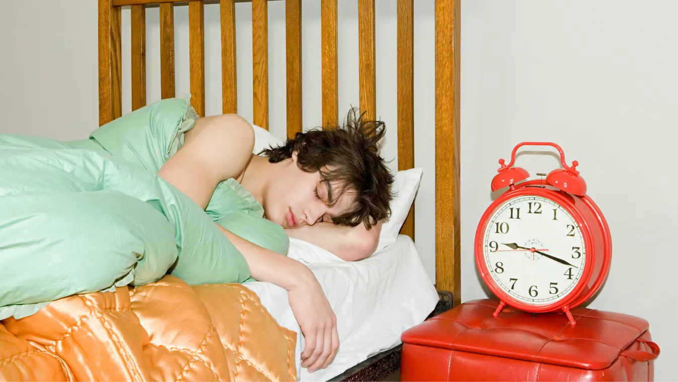 „Nem lusta, csak kamasz” – miért alszik annyit a gyereked?