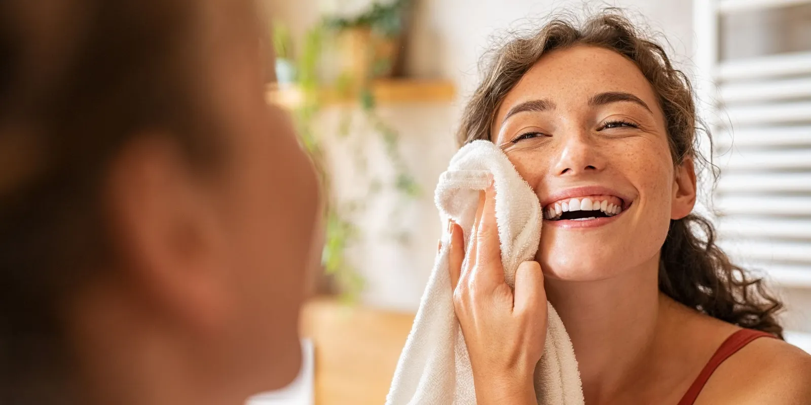 5 módszer, amivel búcsút inthetünk a fáradt arcnak